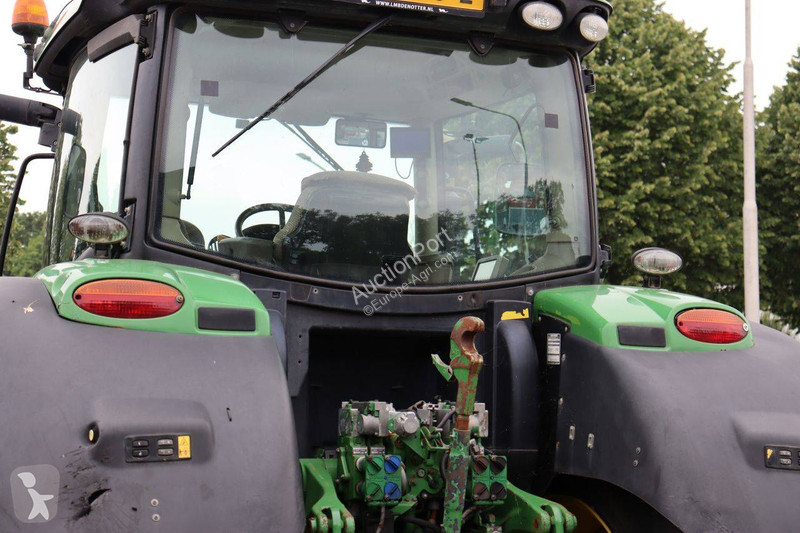 Zemědělský traktor John Deere 6190R