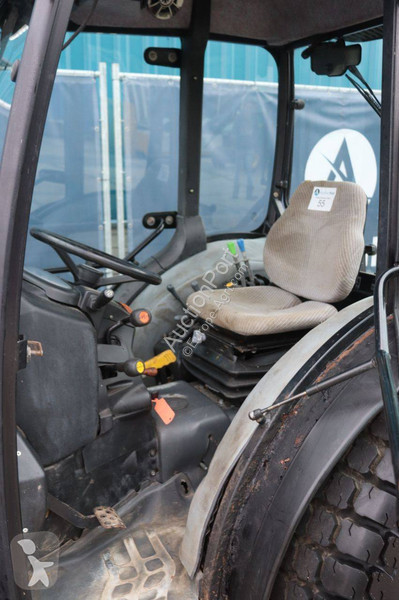 Zemědělský traktor New Holland T3030