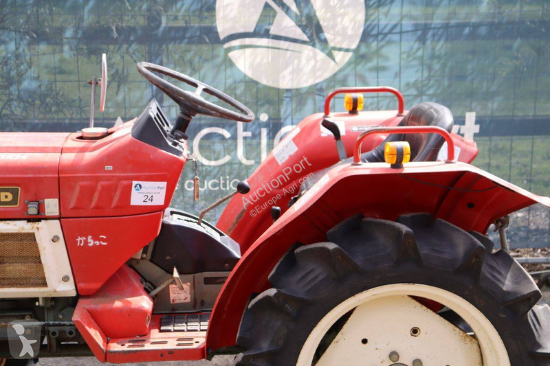 Tractor Yanmar YM1610D