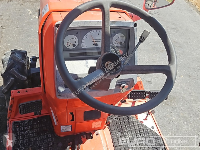 Lantbrukstraktor Hinomoto CX18