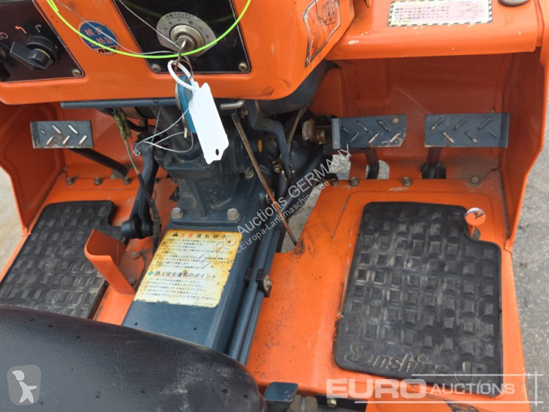 جرار زراعي Kubota B1402DT
