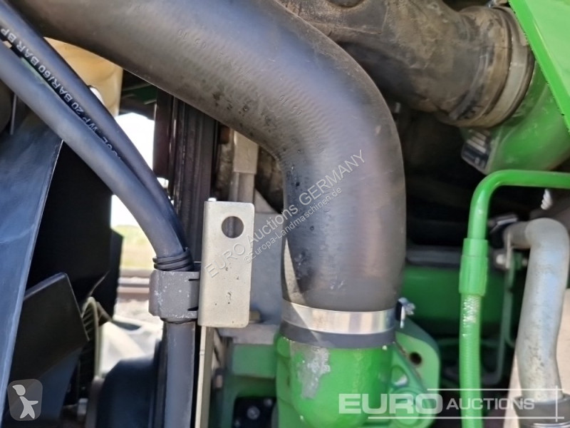 Zemědělský traktor John Deere 6330