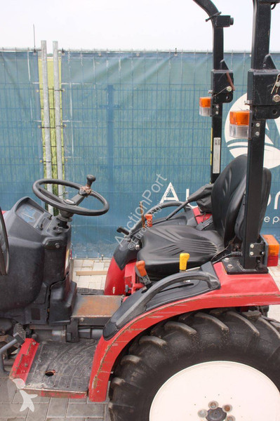 Tractor Shibaura ST318H
