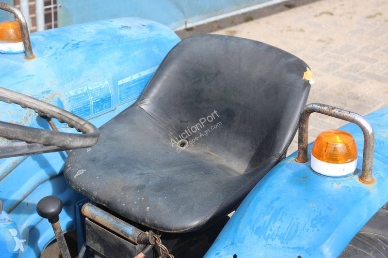 Сільськогосподарський трактор Iseki TS1610