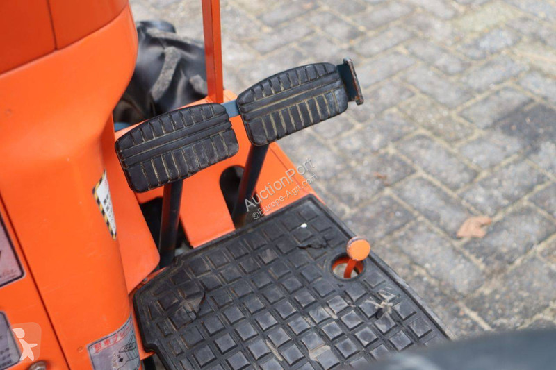 Сільськогосподарський трактор Kubota B1-14 Bulltra