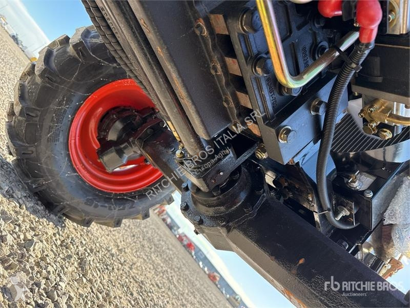Сільськогосподарський трактор  TT604 4WD...