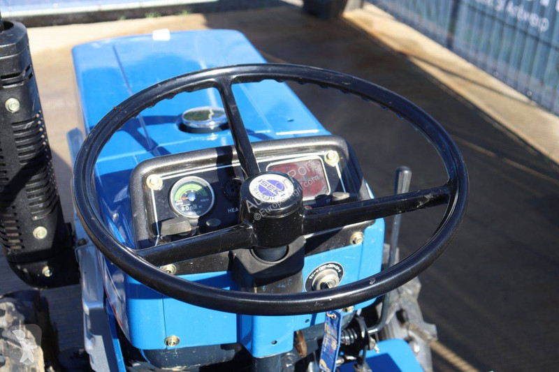 Tractor agrícola Iseki TU1400