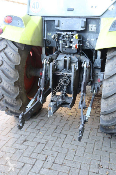 Tractor agrícola Claas 340 AXOS