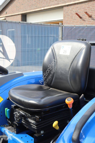 Tracteur agricole New Holland Boomer 55