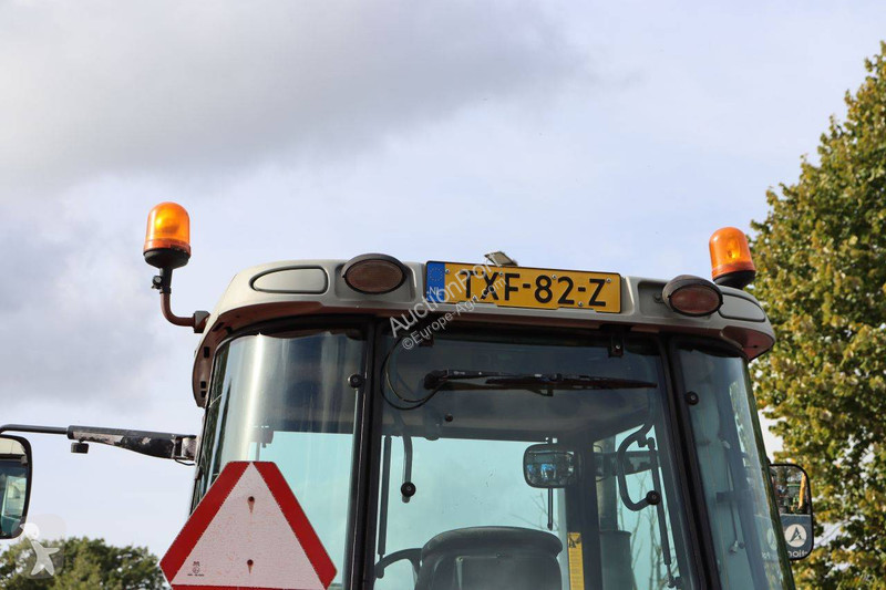 Zemědělský traktor Massey Ferguson 6490 Dyna-6