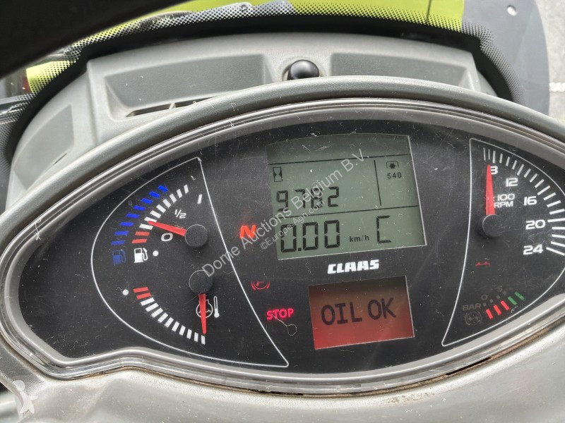 Zemědělský traktor Claas 830 Axion