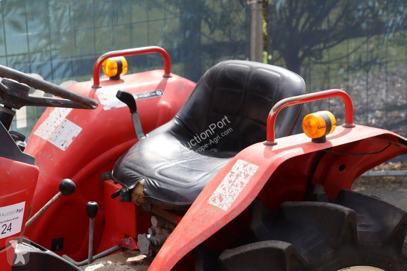 Tractor Yanmar YM1610D
