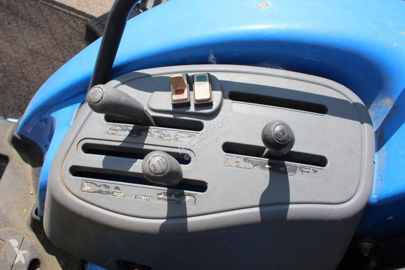 Tracteur agricole New Holland TC40D