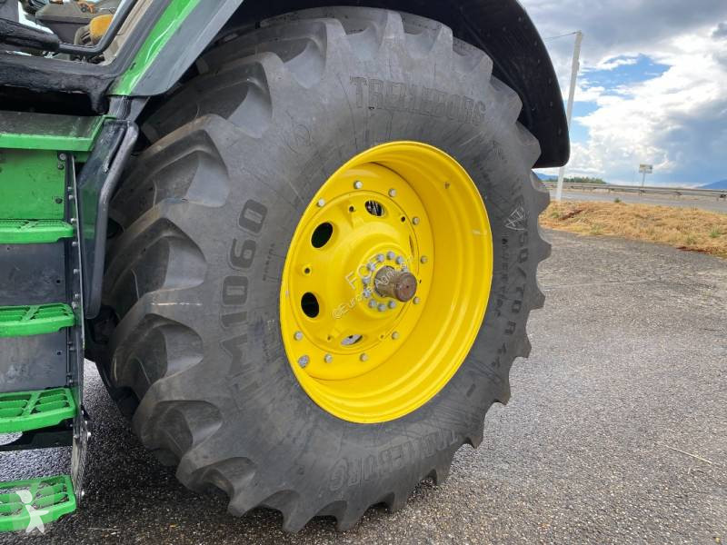 Lantbrukstraktor John Deere 7R330...