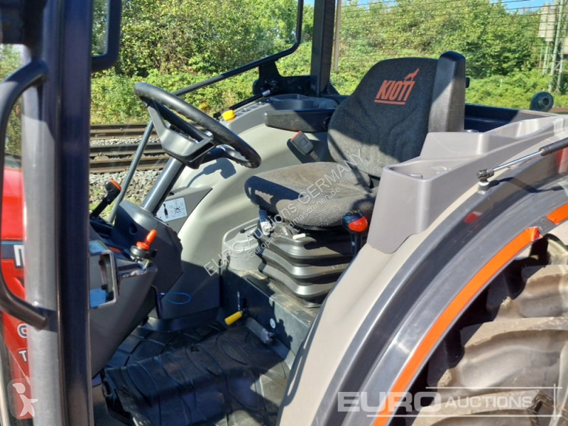 Tractor Kioti DK6020CH