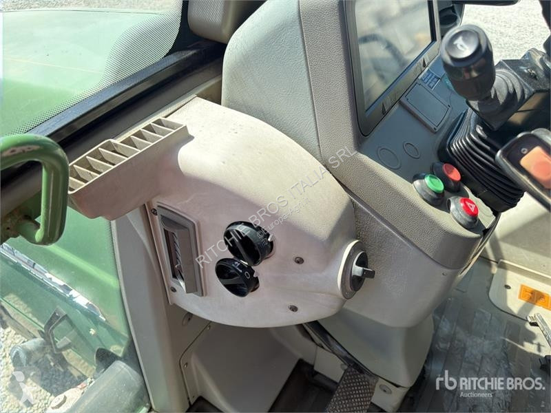 Сільськогосподарський трактор Fendt 716 Vario