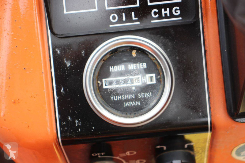 Сільськогосподарський трактор Kubota B1400DT