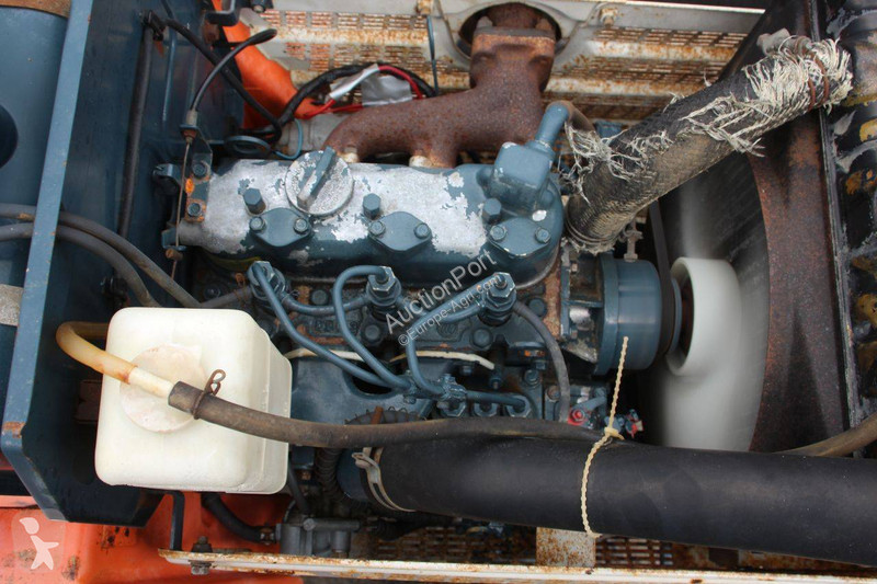 Сільськогосподарський трактор Kubota B1502DT