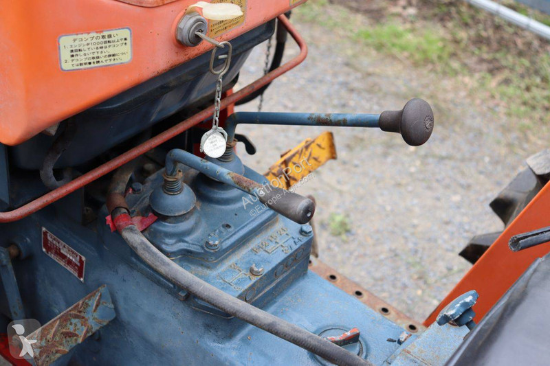 Kubota L2000DT tractor