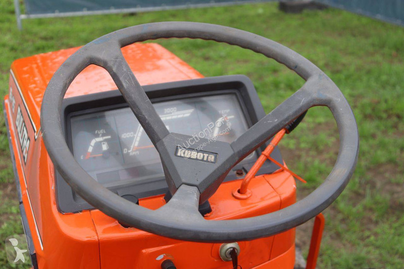 Tractor agrícola Kubota B1-15 Bulltra