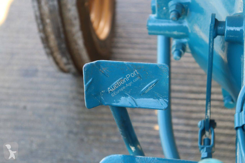 Tractor agrícola Hinomoto E18