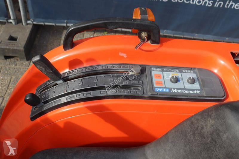 Tractor Kubota Saturn X-24
