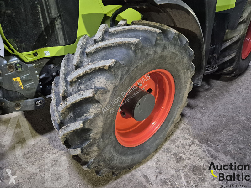 Trattore Claas Arion 650