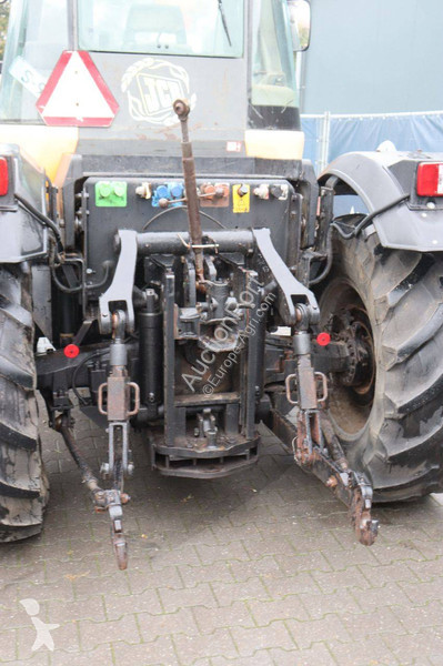 Zemědělský traktor JCB Fastrac 1135