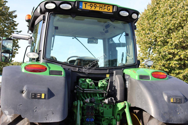 Zemědělský traktor John Deere 6195R