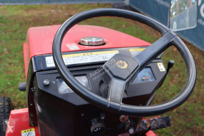 Zemědělský traktor Mitsubishi MT15F