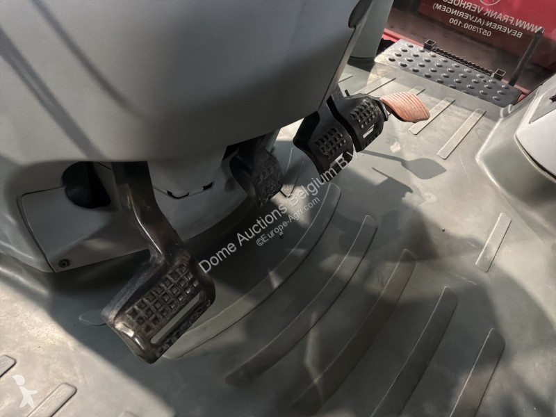 Zemědělský traktor Claas 830 Axion