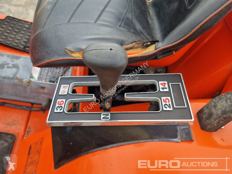 Трактор Kubota B40