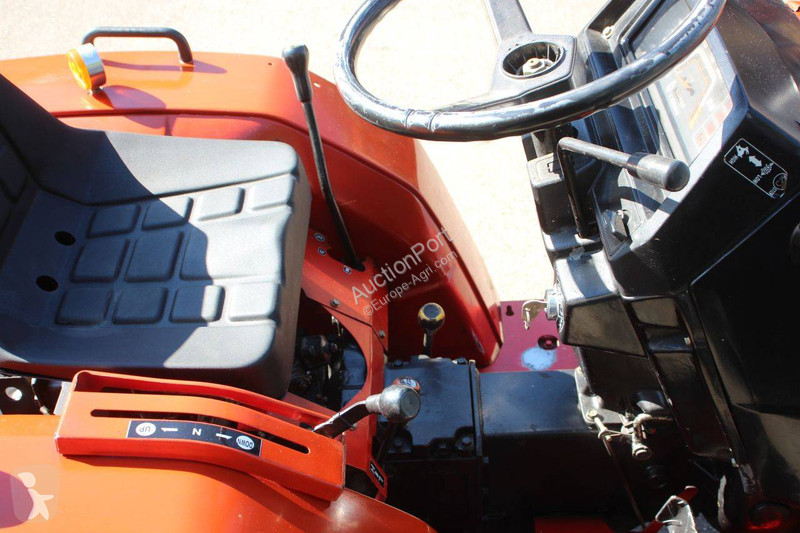 Lantbrukstraktor Mitsubishi MTX15