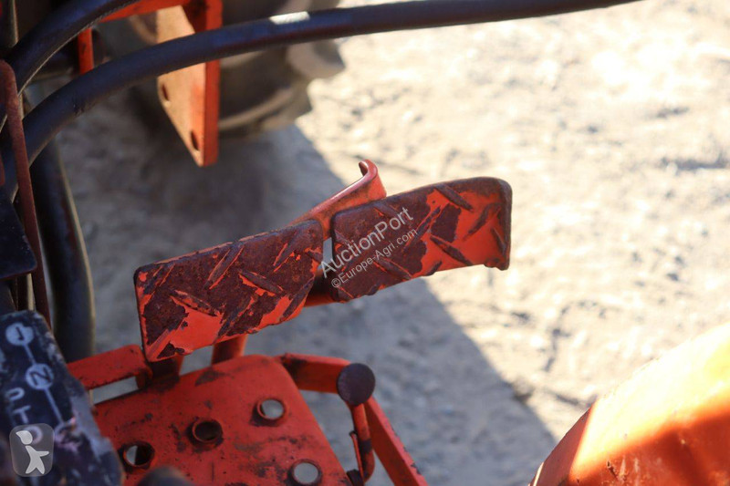 Zemědělský traktor Hinomoto E264