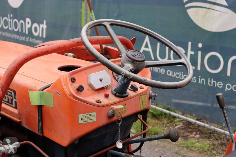Kubota L2000DT tractor