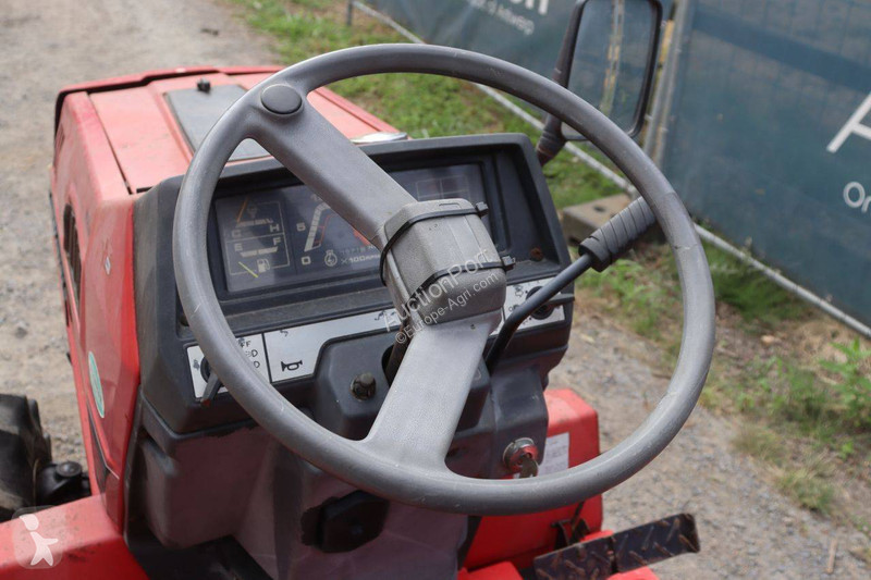 Mitsubishi MT16 tractor