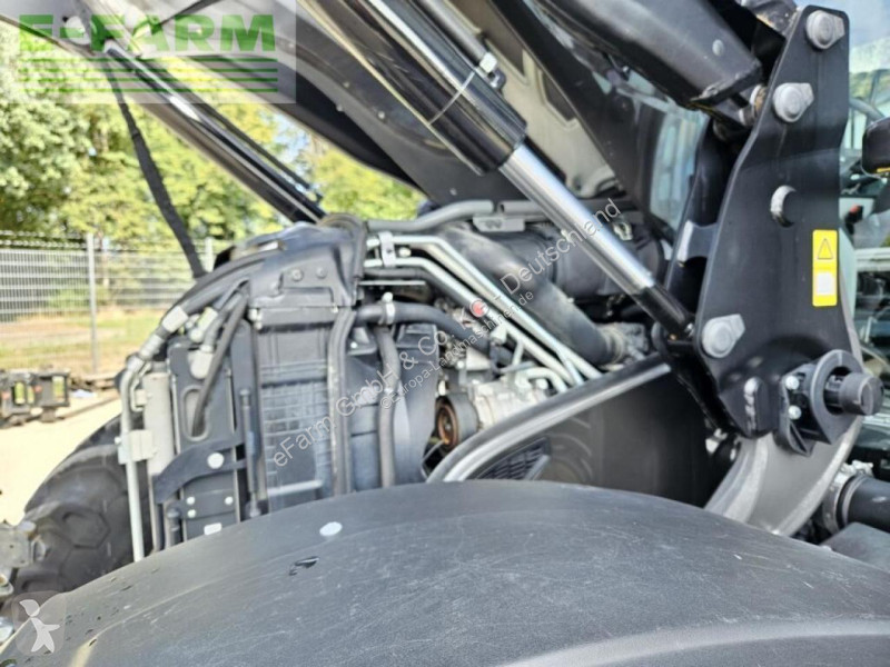 Tracteur agricole Valtra  n 175 active