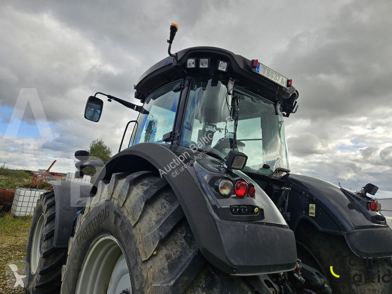 Tracteur agricole Valtra