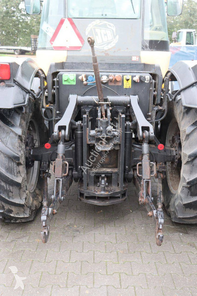 Zemědělský traktor JCB Fastrac 1135