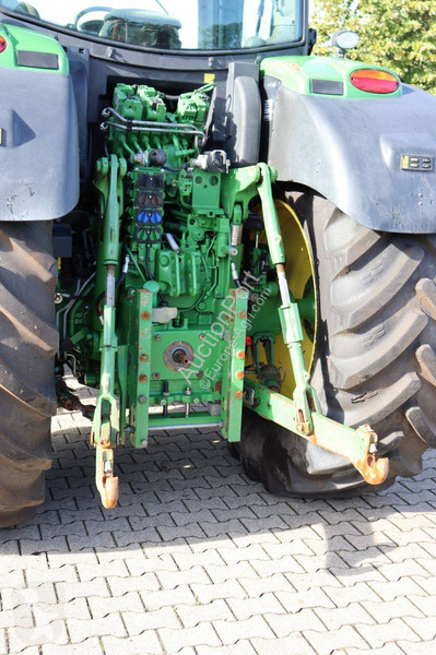 Zemědělský traktor John Deere 6195R