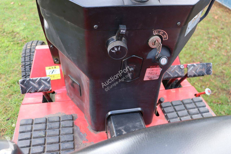 Zemědělský traktor Mitsubishi MT15F