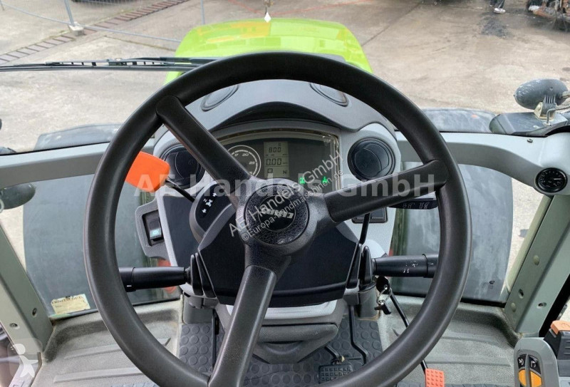 Tractor Claas Axion