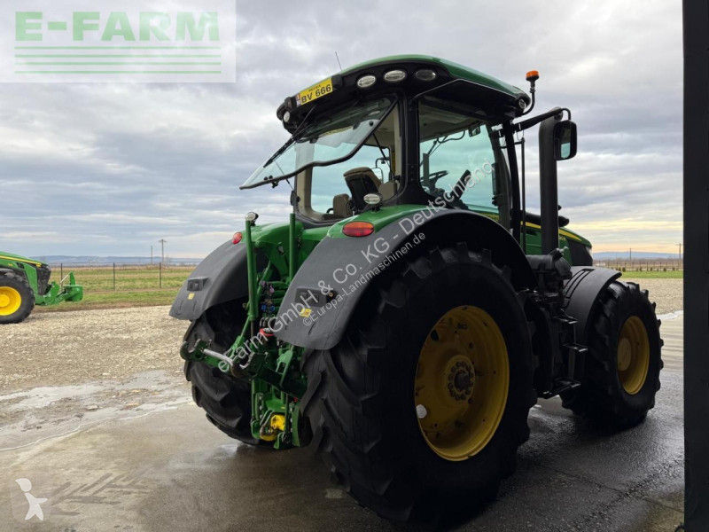 Lantbrukstraktor John Deere 7230R
