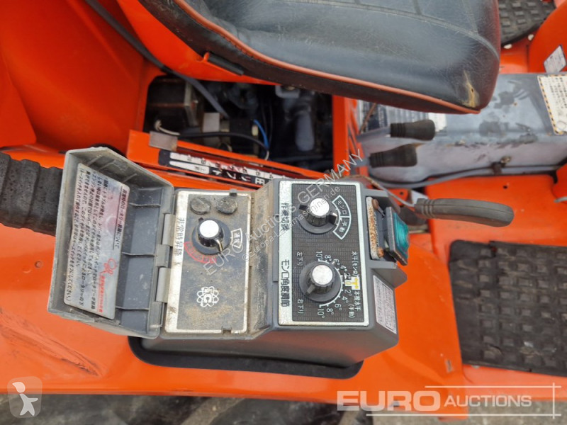 Трактор Kubota B40