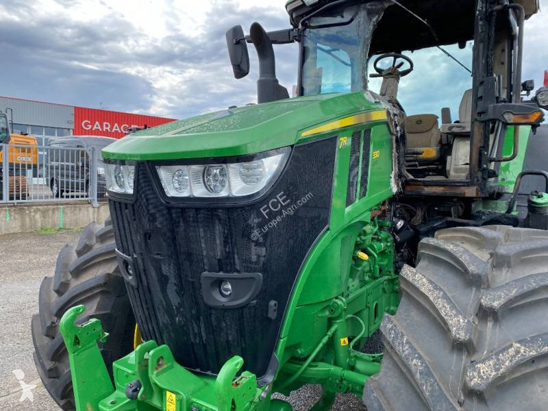 Lantbrukstraktor John Deere 7R330...