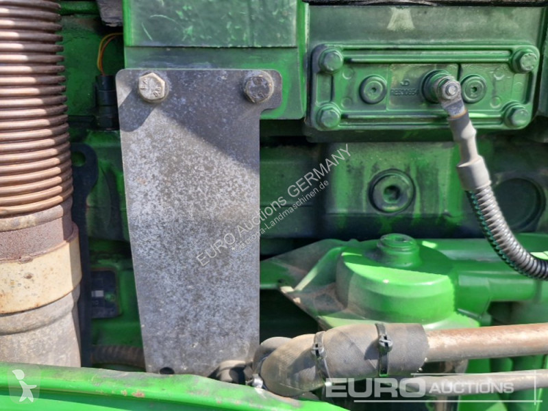 Zemědělský traktor John Deere 6330