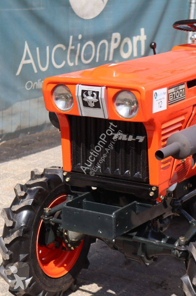 Сільськогосподарський трактор Kubota B7001