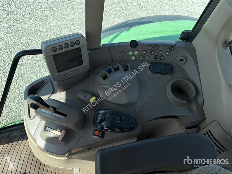 Tractor John Deere 6930 4WD Tractor