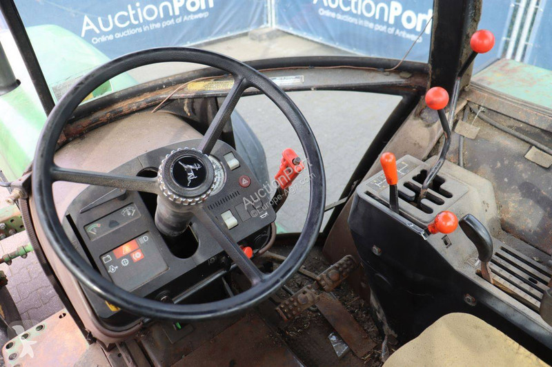John Deere 2250 tractor