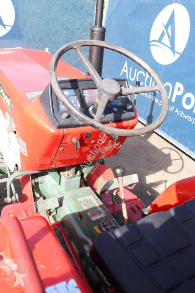 Tractor agrícola Yanmar YM2000B